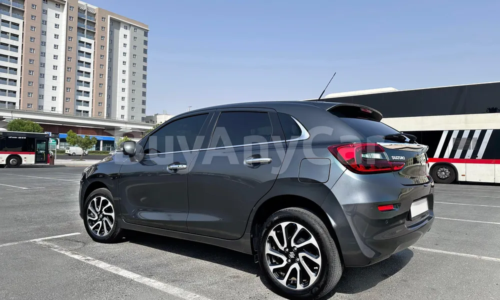 Vehicle photo 3