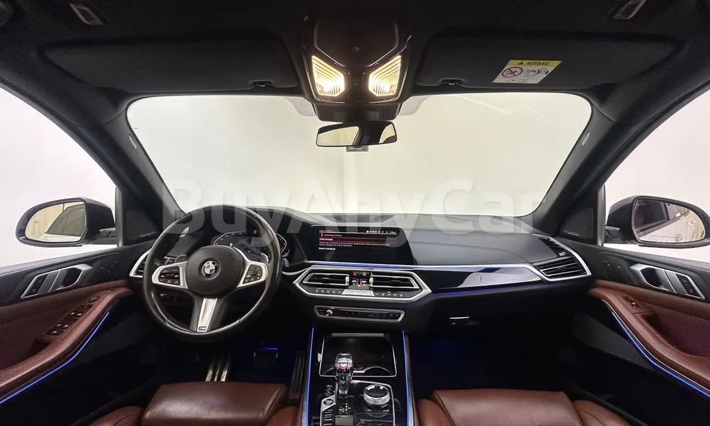 Vehicle photo 6