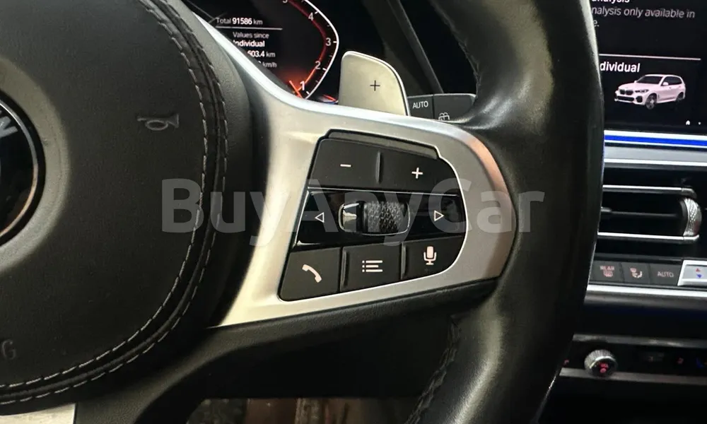 Vehicle photo 12