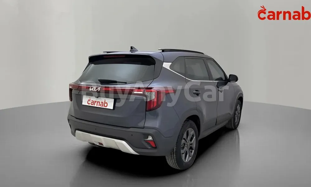 Vehicle photo 8