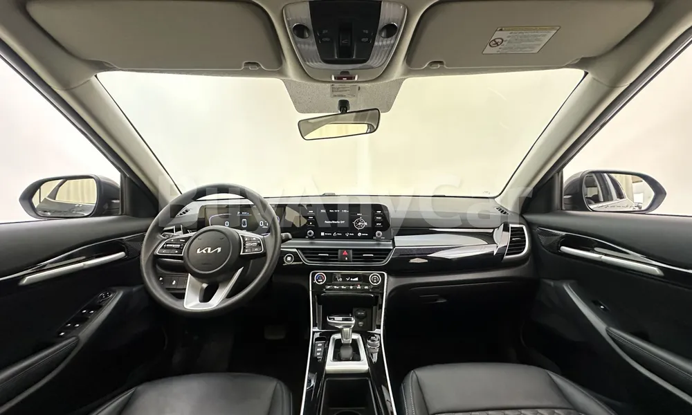 Vehicle photo 9
