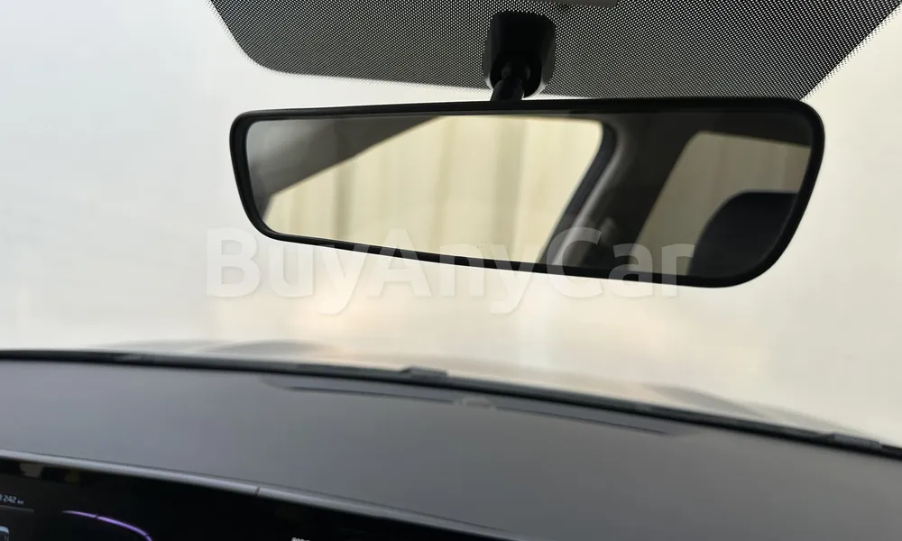 Vehicle photo 11