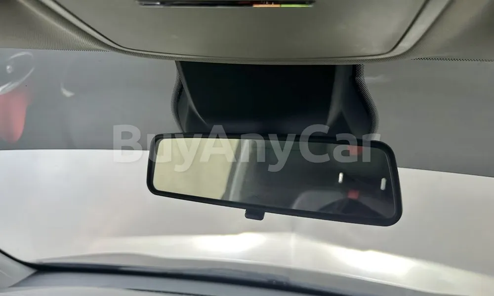 Vehicle photo 12