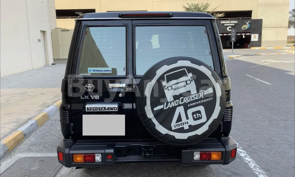 Vehicle photo 2