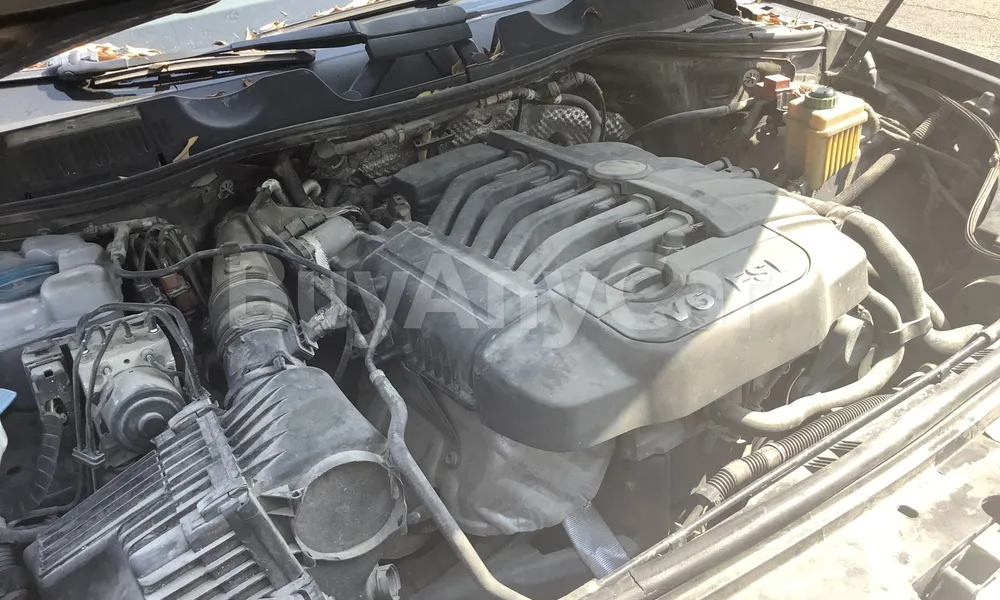 Vehicle photo 6