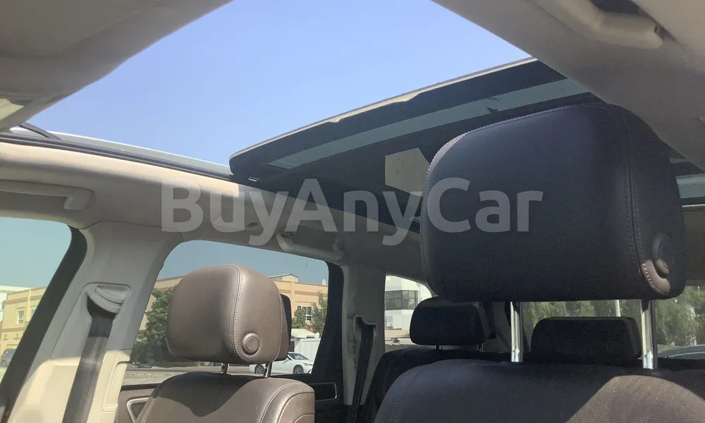 Vehicle photo 9