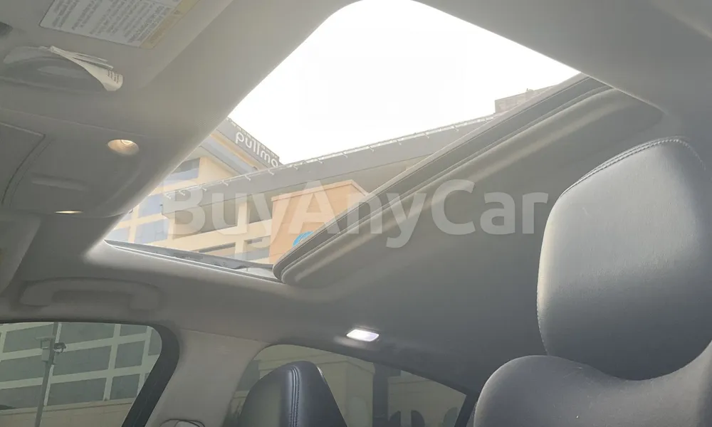 Vehicle photo 8