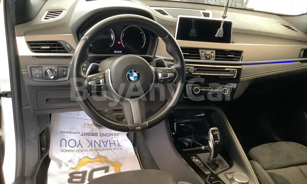 Vehicle photo 7