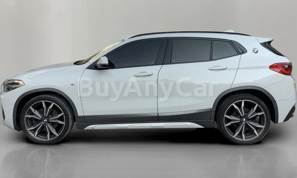 Vehicle photo 4
