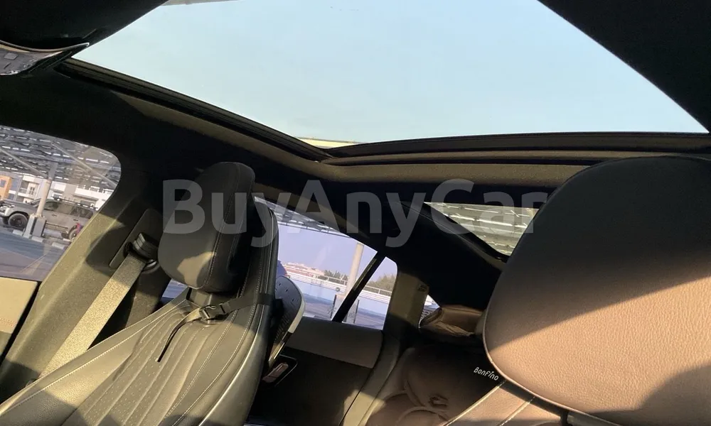 Vehicle photo 9