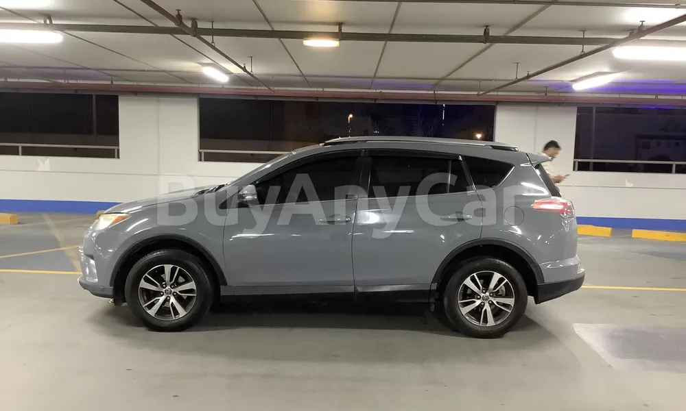 Vehicle photo 4