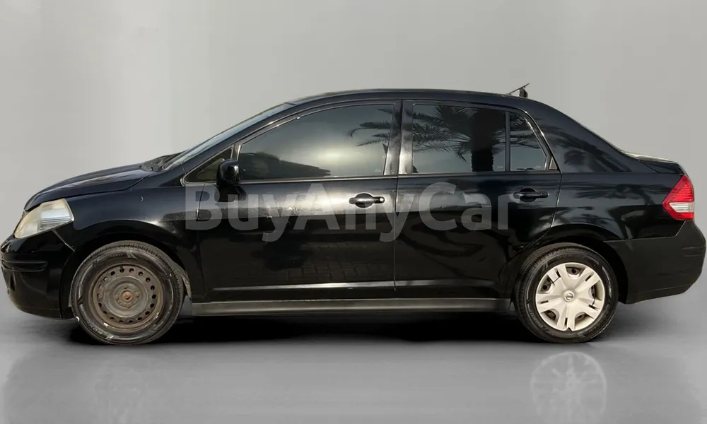 Vehicle photo 4
