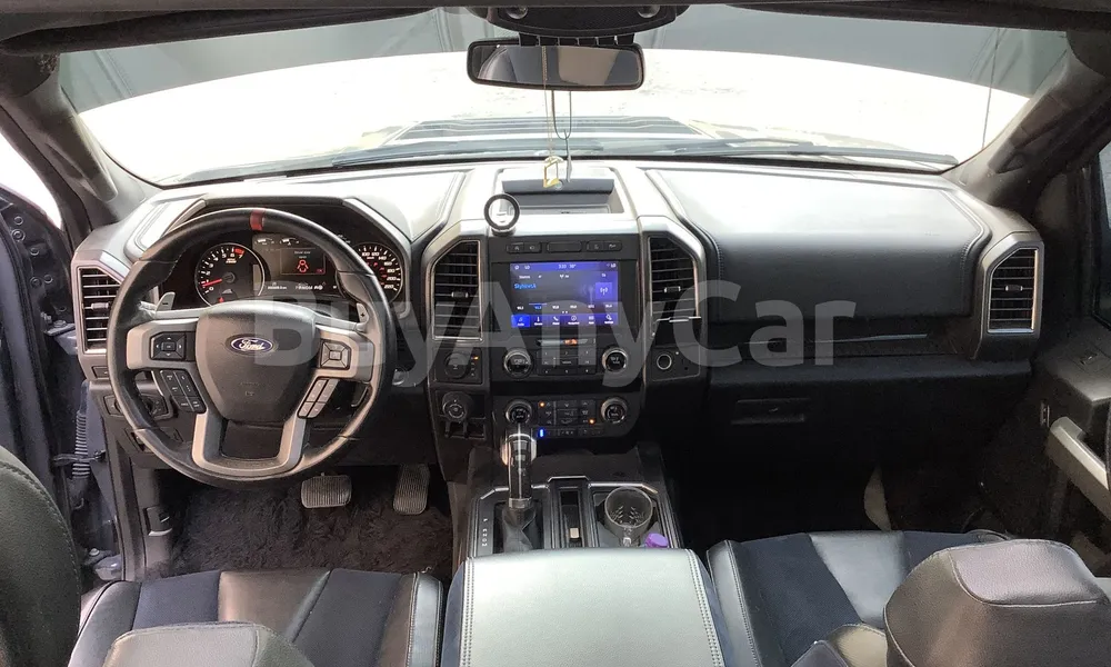 Vehicle photo 9