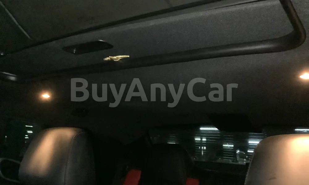 Vehicle photo 9