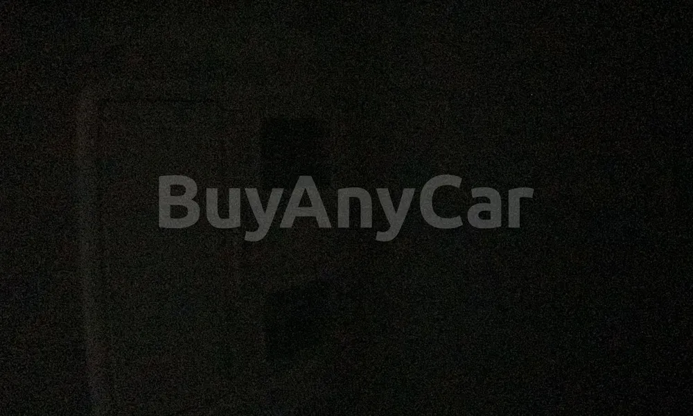 Vehicle photo 9