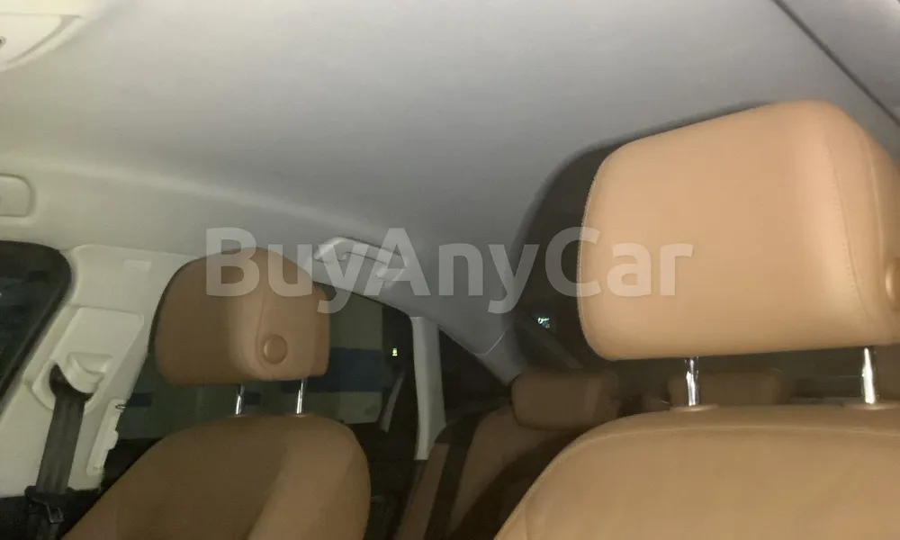 Vehicle photo 9