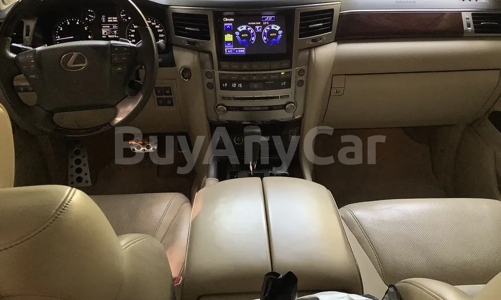 Vehicle photo 8