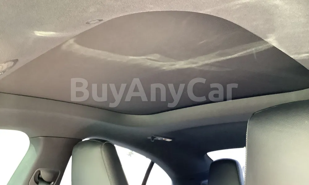 Vehicle photo 9