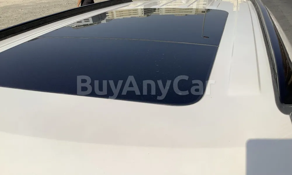 Vehicle photo 5