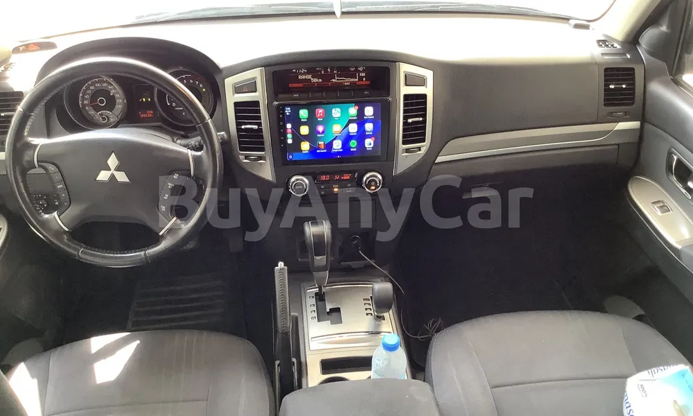 Vehicle photo 8