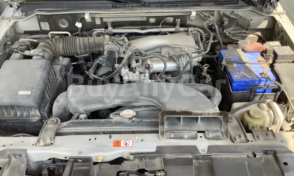 Vehicle photo 6