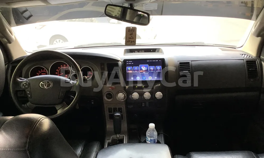 Vehicle photo 8