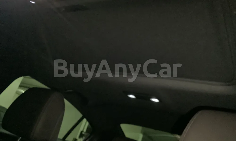 Vehicle photo 9