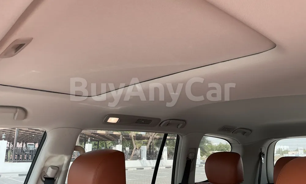 Vehicle photo 8