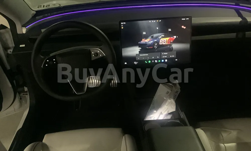 Vehicle photo 9