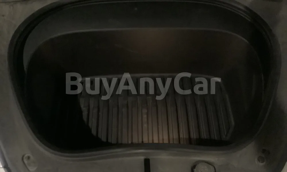 Vehicle photo 6