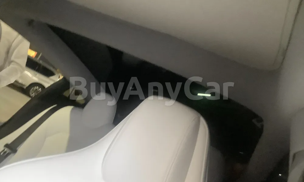 Vehicle photo 8