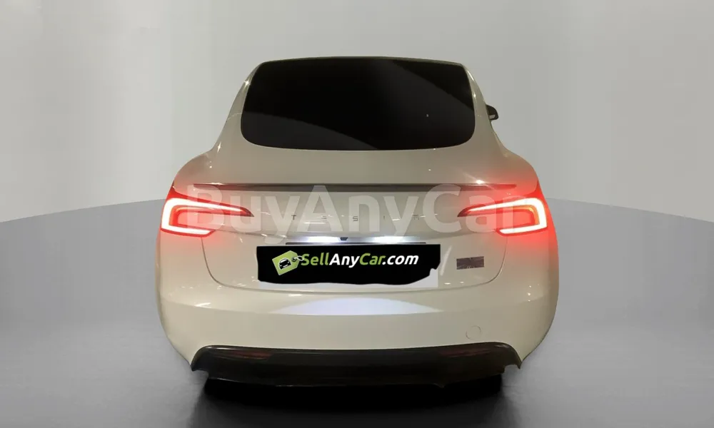 Vehicle photo 2