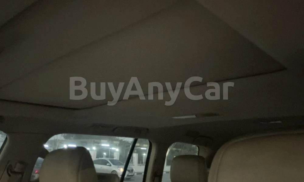 Vehicle photo 9
