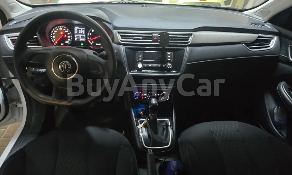 Vehicle photo 8