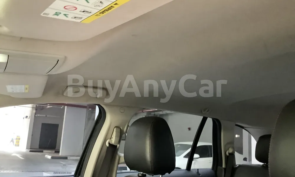 Vehicle photo 9