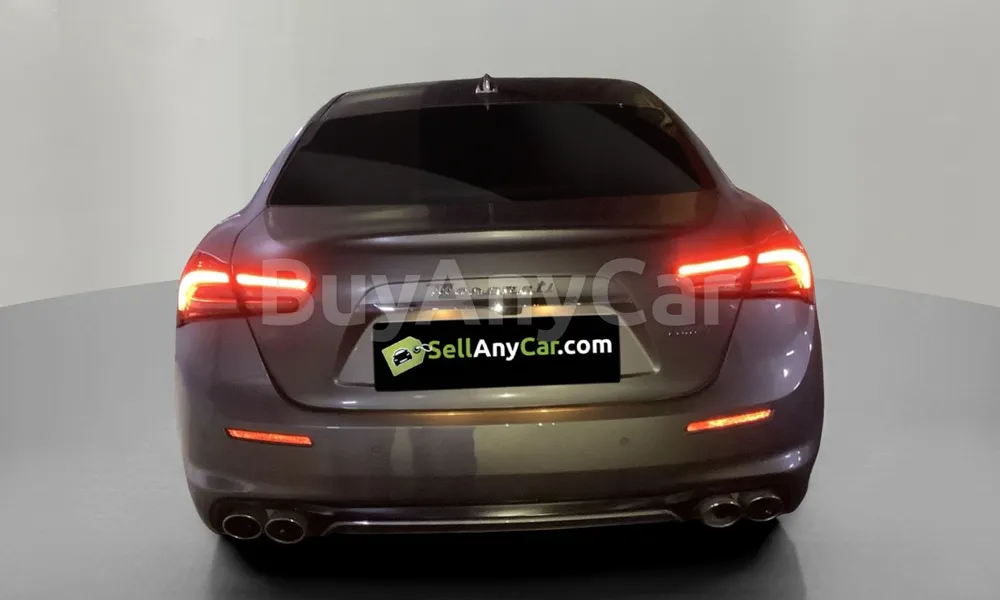 Vehicle photo 2
