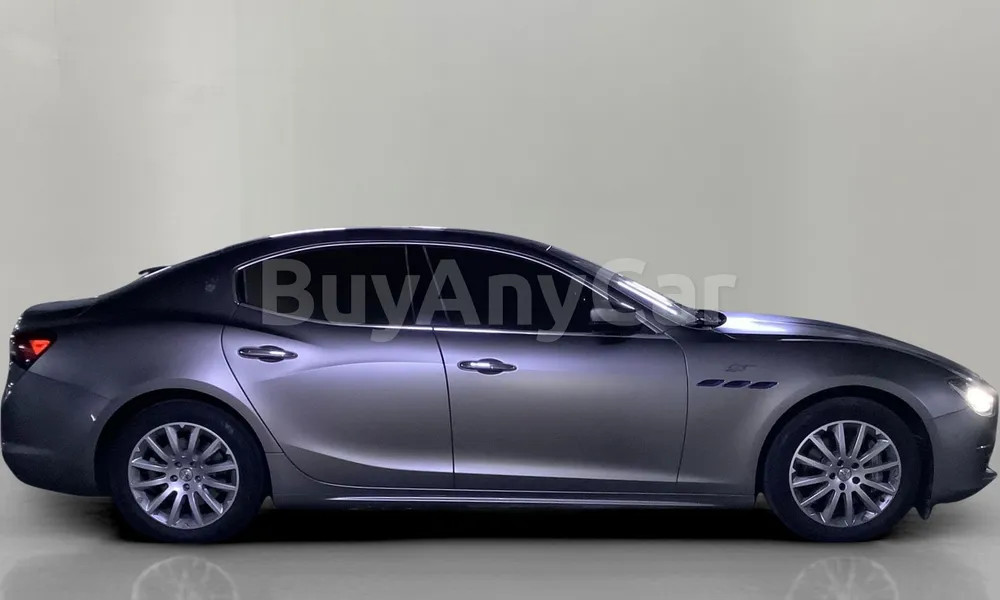 Vehicle photo 9