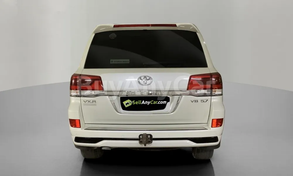 Vehicle photo 2