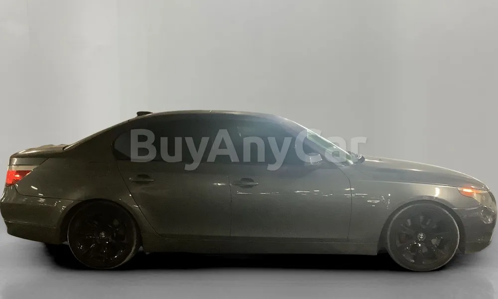 Vehicle photo 3