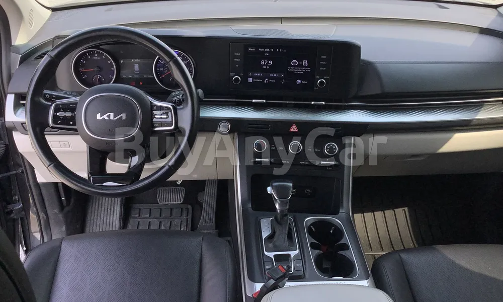 Vehicle photo 9