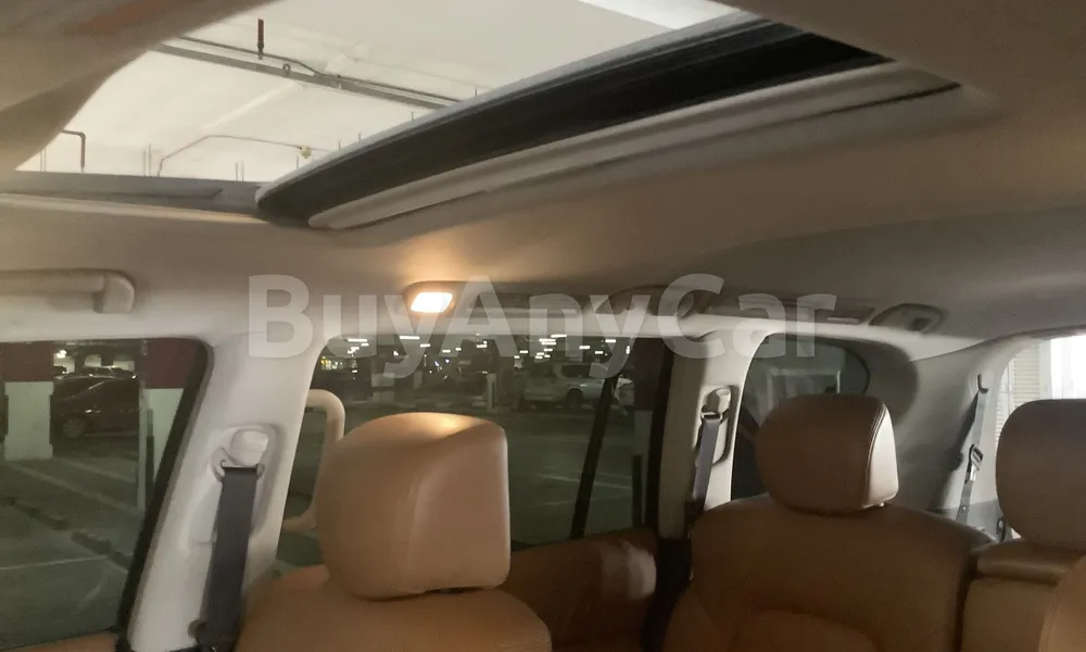 Vehicle photo 9