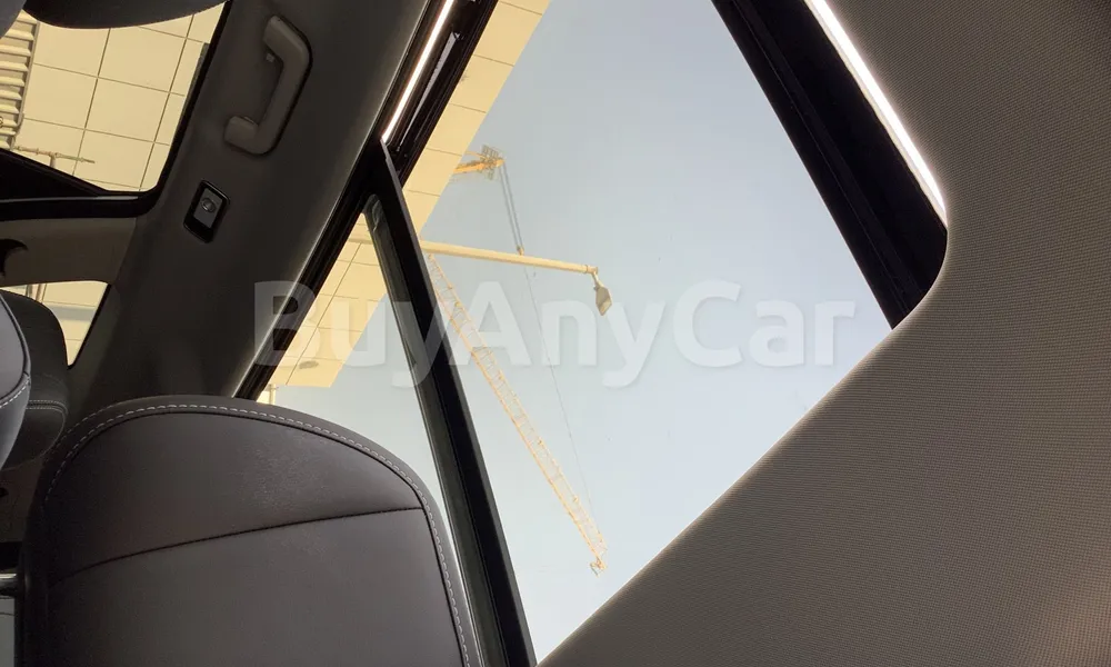 Vehicle photo 9