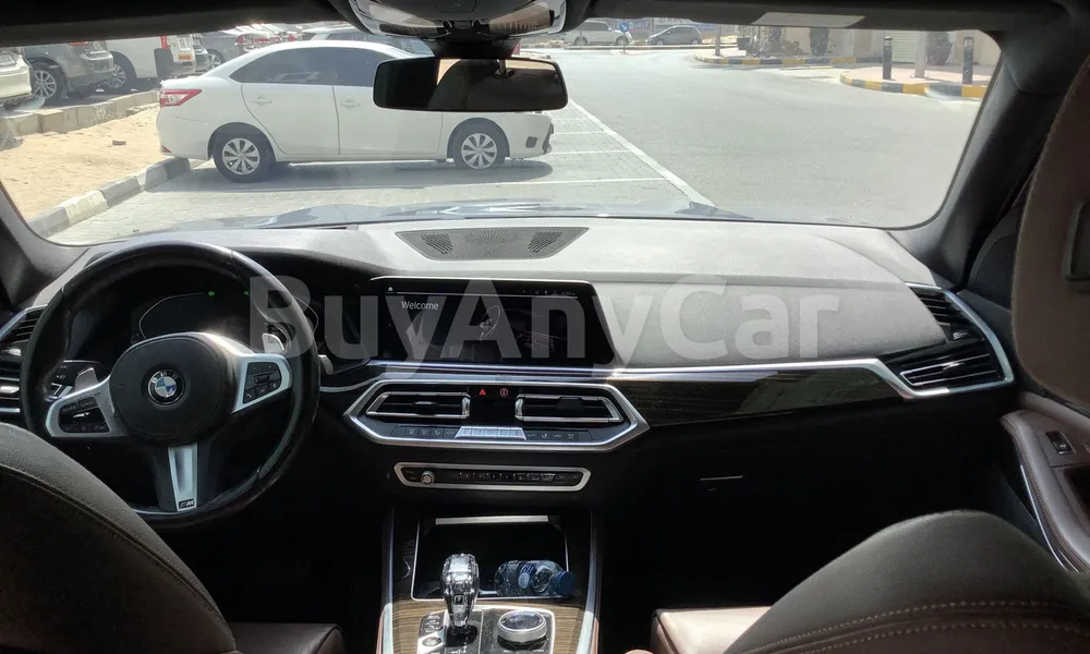 Vehicle photo 8