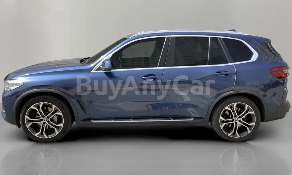 Vehicle photo 4
