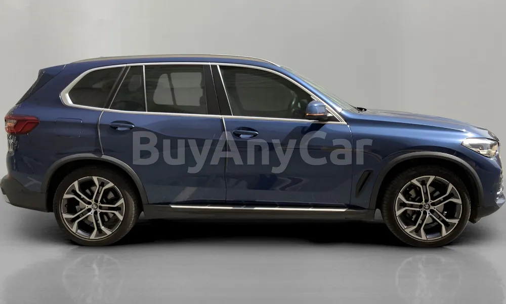 Vehicle photo 3