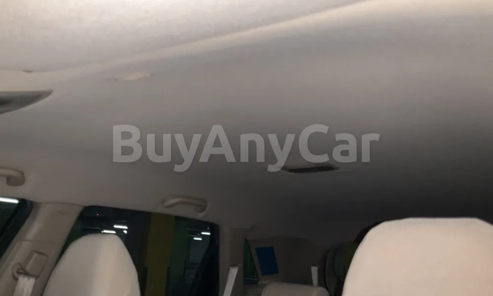 Vehicle photo 7