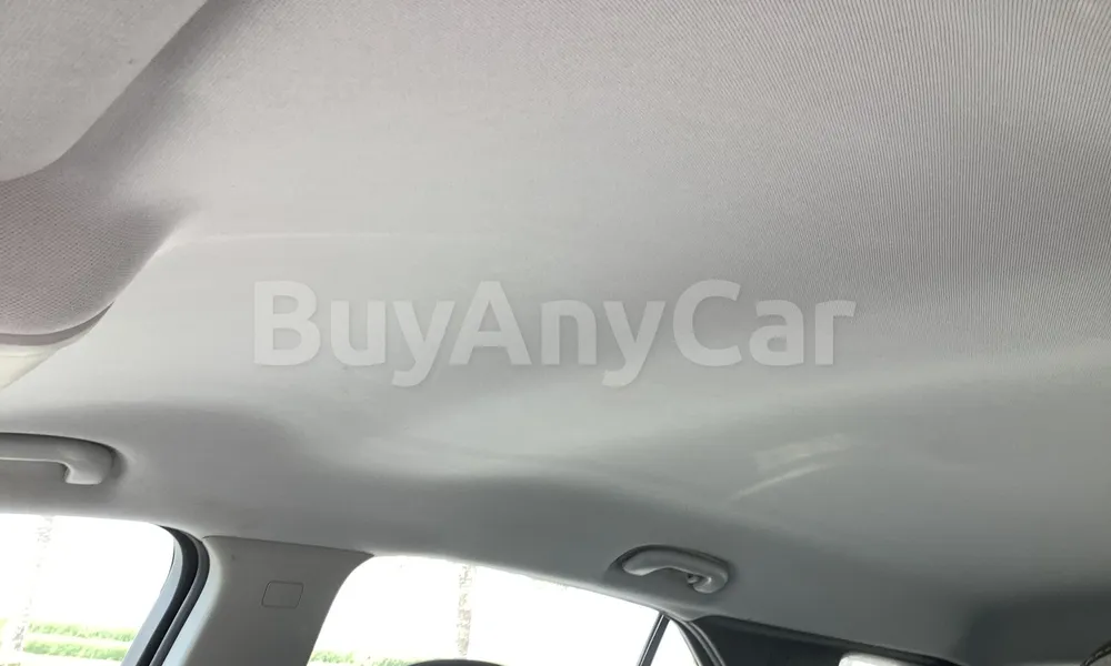 Vehicle photo 9