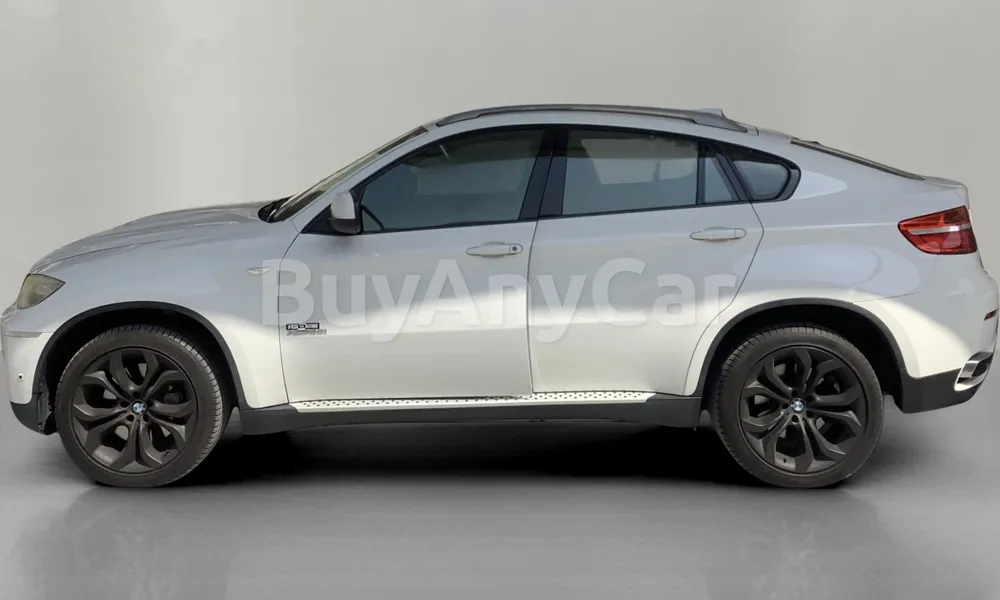 Vehicle photo 5