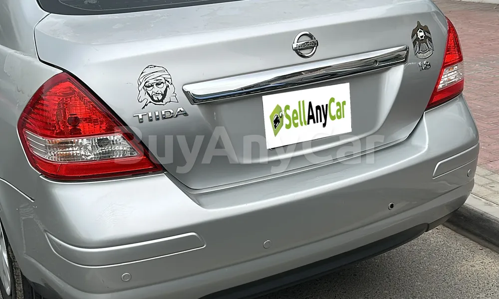 Vehicle photo 4