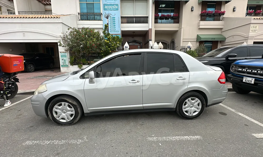 Vehicle photo 3